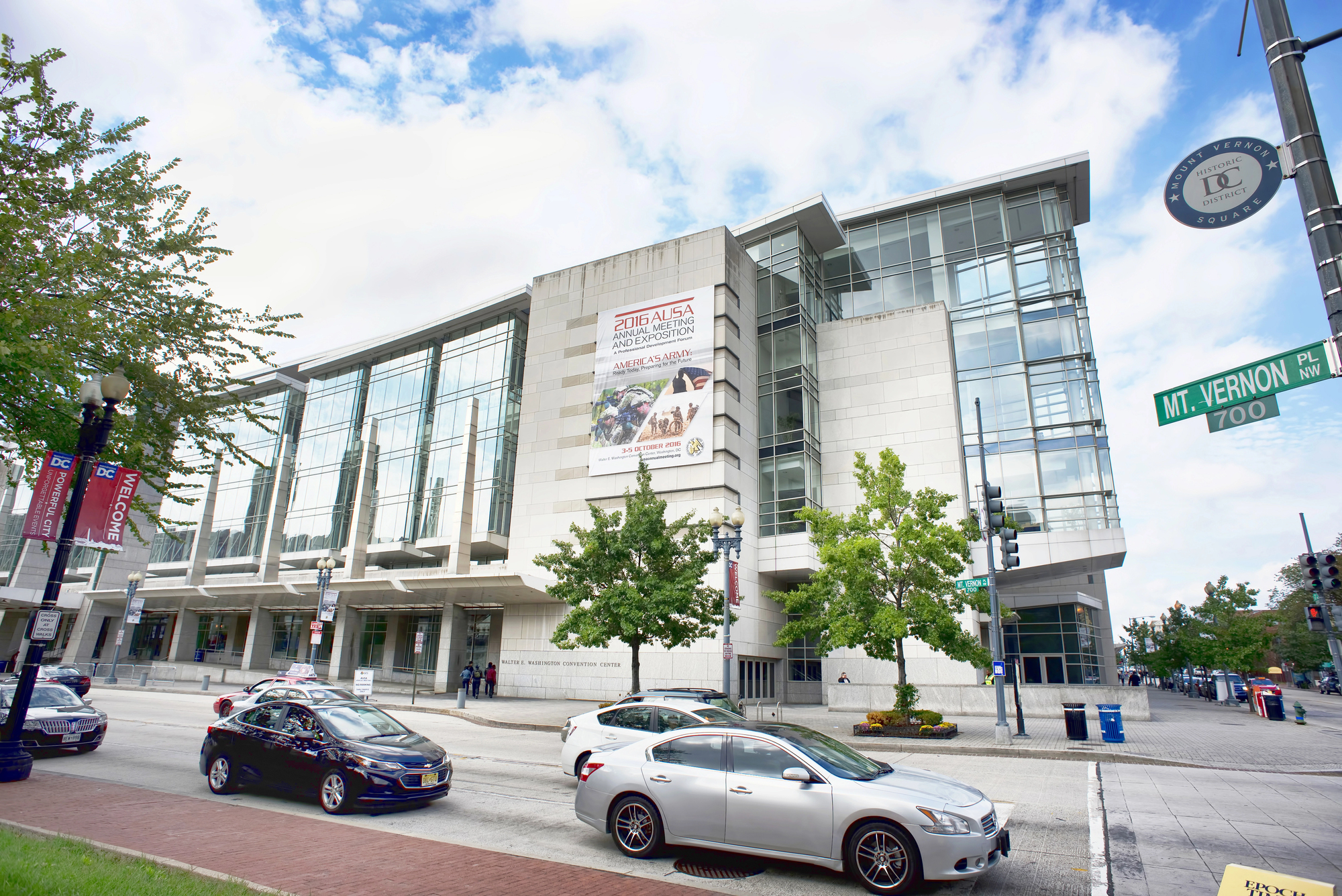Downtown Washington DC. the Walter E. Washington Convention Center building. — Photo by mj0007